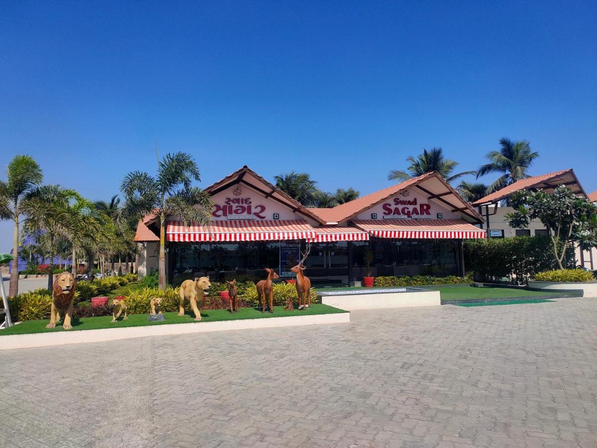 ホテル Vits The Somnath Gateway エクステリア 写真